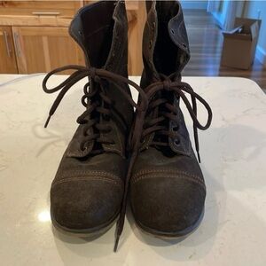 Steve Madden Brown suede boots with zipper in back.  Size 10. Never worn.